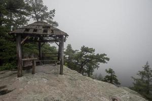 niebla sobre el lago minnewaska foto