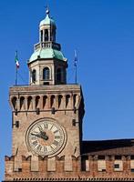 torre del reloj del palazzo comunale, palazzo d'accursio. Bolonia, Italia. foto