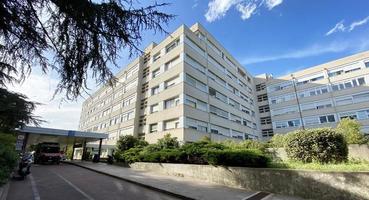 edificio de estilo hospitalario del hospital malpighi en bolonia. Italia foto