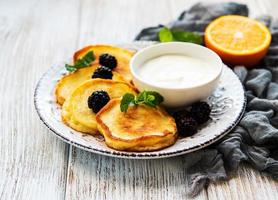 Delicious pancakes with blackberries