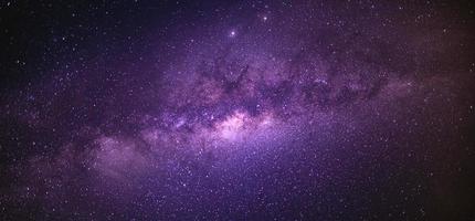 paisaje con galaxia de la vía láctea. cielo nocturno con estrellas. foto