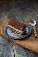 Rebanada de sabroso pastel de chocolate casero foto