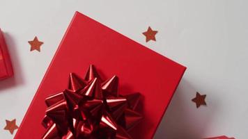 caixa de presente de natal com fita vermelha feriado fundo cópia espaço modelo de texto para anúncios publicitários video