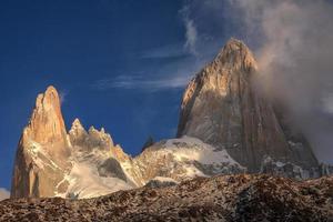 montañas de la patagonia argentina foto