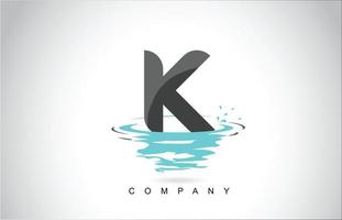 Diseño de logotipo de letra k con ondas de salpicaduras de agua gotas de reflexión vector