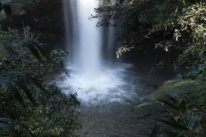 cascada haew suwat en el parque nacional khao yai de tailandia. foto