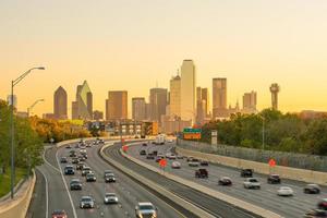 Horizonte del centro de Dallas en el crepúsculo, Texas foto