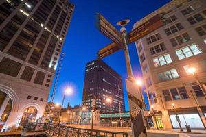 horizonte del centro de milwaukee, en, estados unidos de américa foto