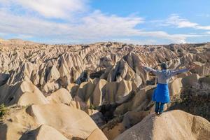 el viajero disfruta de las vistas foto