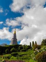 chiang mai doi inthanon budista stupa turismo emblemático del norte de tailandia. foto