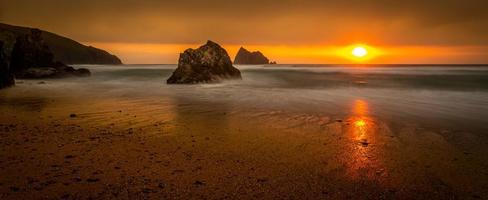 playa de holywell cornualles foto