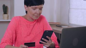 Businesswoman shopping online. video