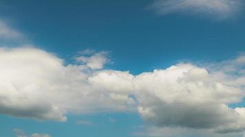 zomer bewolkte lucht timelaps video