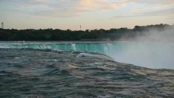 epische Fahrt zu den Niagarafällen Urlaub Reisen Urlaub Wasserpark Kanada Wasserfälle video