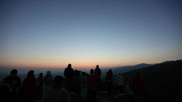 Sonnenaufgang im Rila-Gebirge in Bulgarien video
