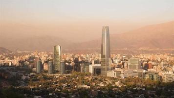 4k timelapse-sekvens av santiago, chile - stadens skyline från dag till natt video