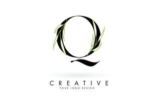 Elegante diseño de logotipo de letra q con ilustración de vector de rama de hojas largas.