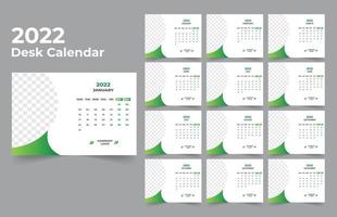 plantilla de calendario de escritorio. la semana comienza el lunes el domingo. juego de 12 meses. vector