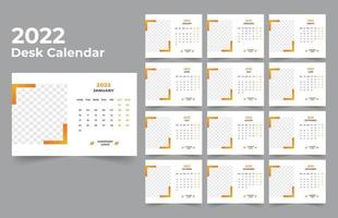 plantilla de calendario de escritorio. la semana comienza el lunes el domingo. juego de 12 meses. vector