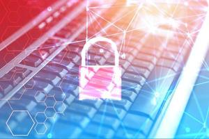 sistemas de seguridad de datos computadora con candado cerrado en el teclado para proteger el crimen por un hacker anónimo internet y tecnología de red de datos fondo ciberseguridad