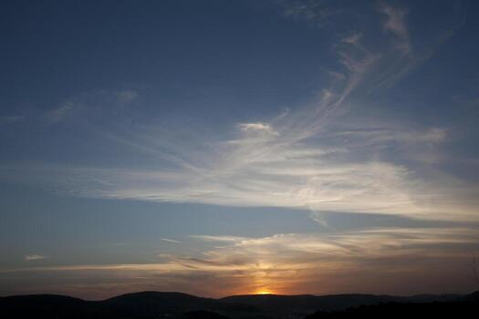 una loca puesta de sol en israel vistas de la tierra santa foto