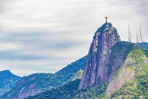 cristo redentor en la montaña corcovado río de janeiro brasil. foto