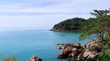 fantástica bela vista panorâmica da praia de prata koh samui Tailândia. video