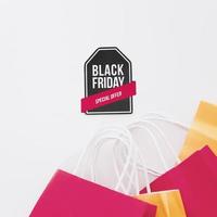 composición de viernes negro con bolsas de la compra de etiqueta
