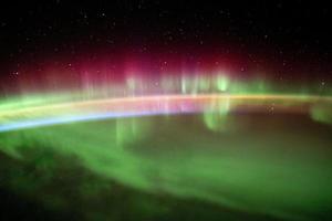 aurora australis ilumina el cielo foto