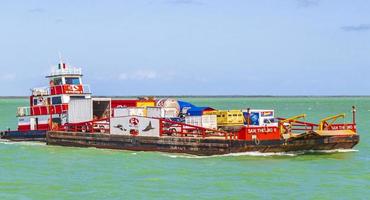 holbox mexico 21. diciembre 2021 holbox express car ferry desde la isla holbox quintana roo mexico. foto