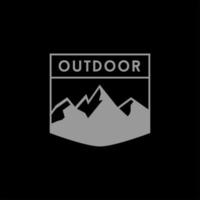 logotipo de salida de montaña. expedición y exploración de la montaña vector
