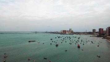 luchtfoto van boten die in de zee drijven video