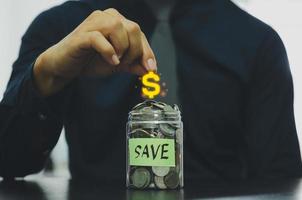 ideas de ahorro de inversiones y finanzas comerciales. seguros, planificación y gastos de jubilación. foto