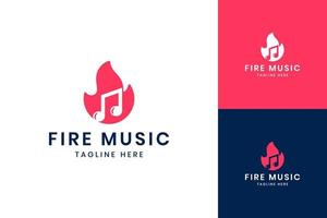 diseño de logotipo de espacio negativo de música de fuego vector