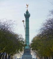 place de la bastille parís foto