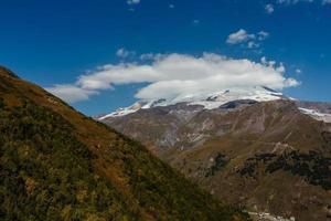 vista del monte elbrus. rusia, el cáucaso.