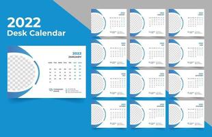 2022 planificador de calendario de escritorio. La semana comienza el lunes. plantilla para el calendario anual 2022. vector