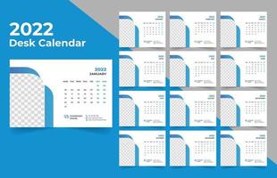 2022 planificador de calendario de escritorio. La semana comienza el lunes. plantilla para el calendario anual 2022. vector