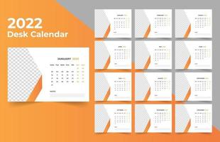 diseño de calendario de escritorio 2022. La semana comienza el lunes. plantilla para calendario anual 2022 vector