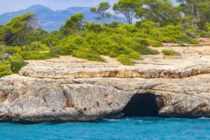 playa turquesa bahía cala samarador amarador mallorca islas baleares españa. foto