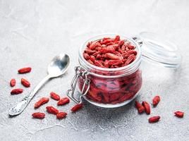dry red goji berries