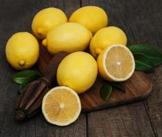 limones maduros frescos