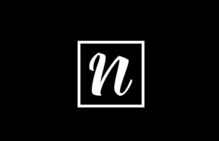 icono del logotipo de la letra del alfabeto n en blanco y negro. diseño cuadrado simple para negocios y empresas vector