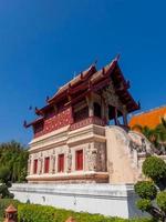 templo wat phra singh chiang mai tailandia 11 de enero de 2020 construcción de wat phra singh sea el año 1345 cuando el rey payu, el quinto rey de la pagoda de la dinastía mangrai, construido para el padre kham khu foo. foto