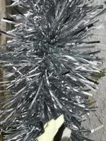 decoración navideña adorno brillante hecho de papel de aluminio foto