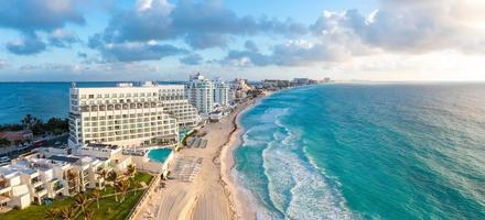 vista mágica del amanecer sobre el mar caribe. foto