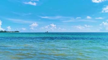 spiaggia tropicale messicana 88 punta esmeralda playa del carmen messico. video