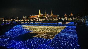 increíble evento de exhibición de exhibición de paisaje de iluminación libre en bangkok frente al gran palacio bangkok tailandia para la ceremonia real