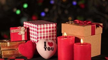 Ehering-Geschenkbox und Kerzenlicht video