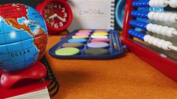 coloridas herramientas de educación escolar